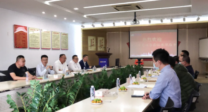 东莞市工信局与镇经发局领导莅临AG尊龙凯时电缆参观指导